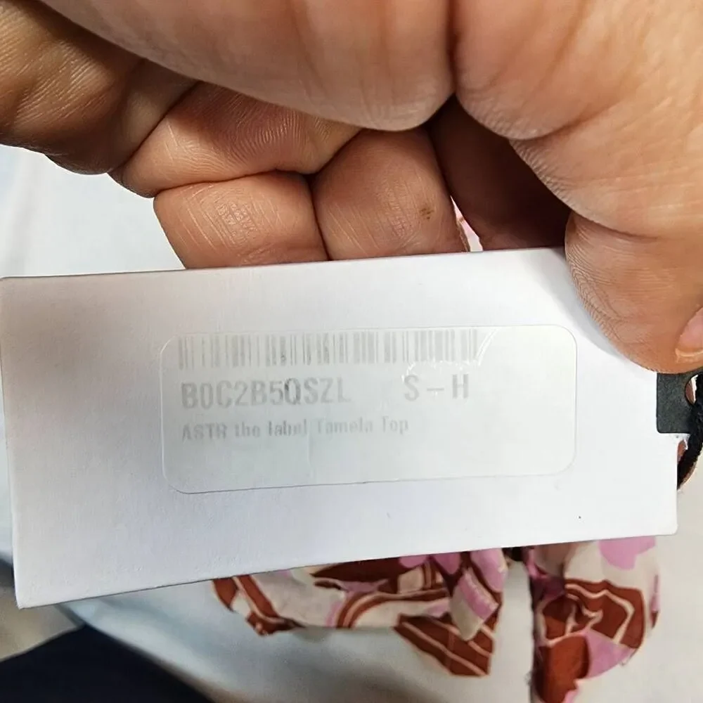 ASTR the Label Women's Small Tamela Top in Pink Geo Cropped - Picture 8 of 8